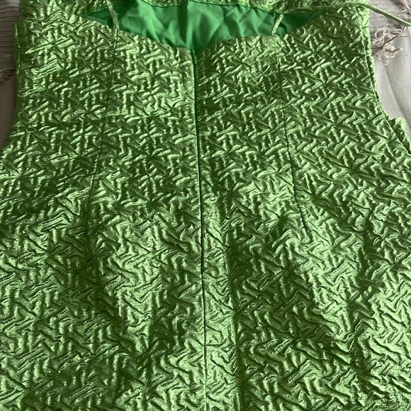 Sparkly apple green crinkled mini dress - Picture 4 of 6